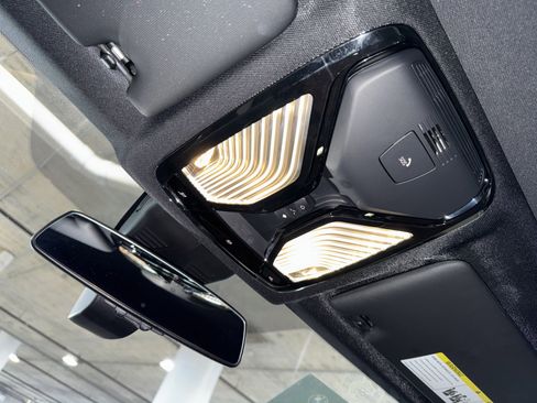 Certified 2025 BMW 330i Sedan w/ Premium Package image 31