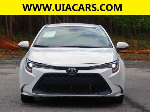 Used 2022 Toyota Corolla LE image 4
