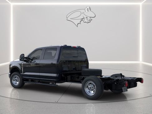New 2026 Ford F350 XL w/ XL Chrome Package image 4