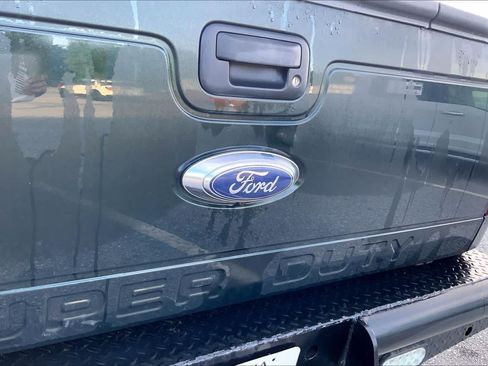 Used 2013 Ford F250 Lariat w/ Lariat Ultimate Pkg AWD/4WD image 9