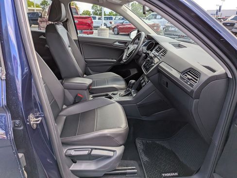 Used 2021 Volkswagen Tiguan SE w/ Panoramic Sunroof Package AWD/4WD image 34