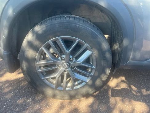 Used 2023 Nissan Rogue S AWD/4WD image 19