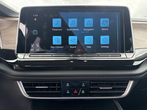 Used 2025 Volkswagen Atlas SE image 25