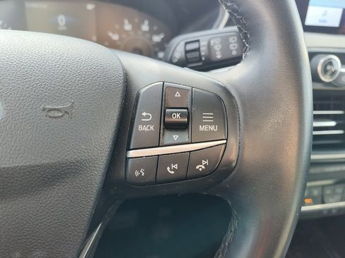 Used 2021 Ford Escape SE w/ SE Sport Appearance Package image 19