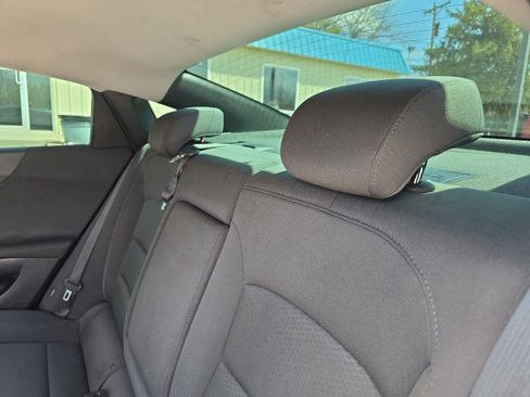 Used 2016 Chevrolet Malibu LT image 28