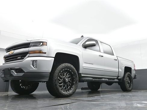 Used 2018 Chevrolet Silverado 1500 LT w/ All Star Edition image 39