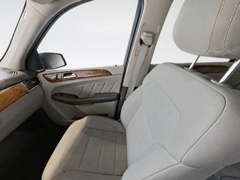 Used 2016 Mercedes-Benz GL 450 4MATIC image 19