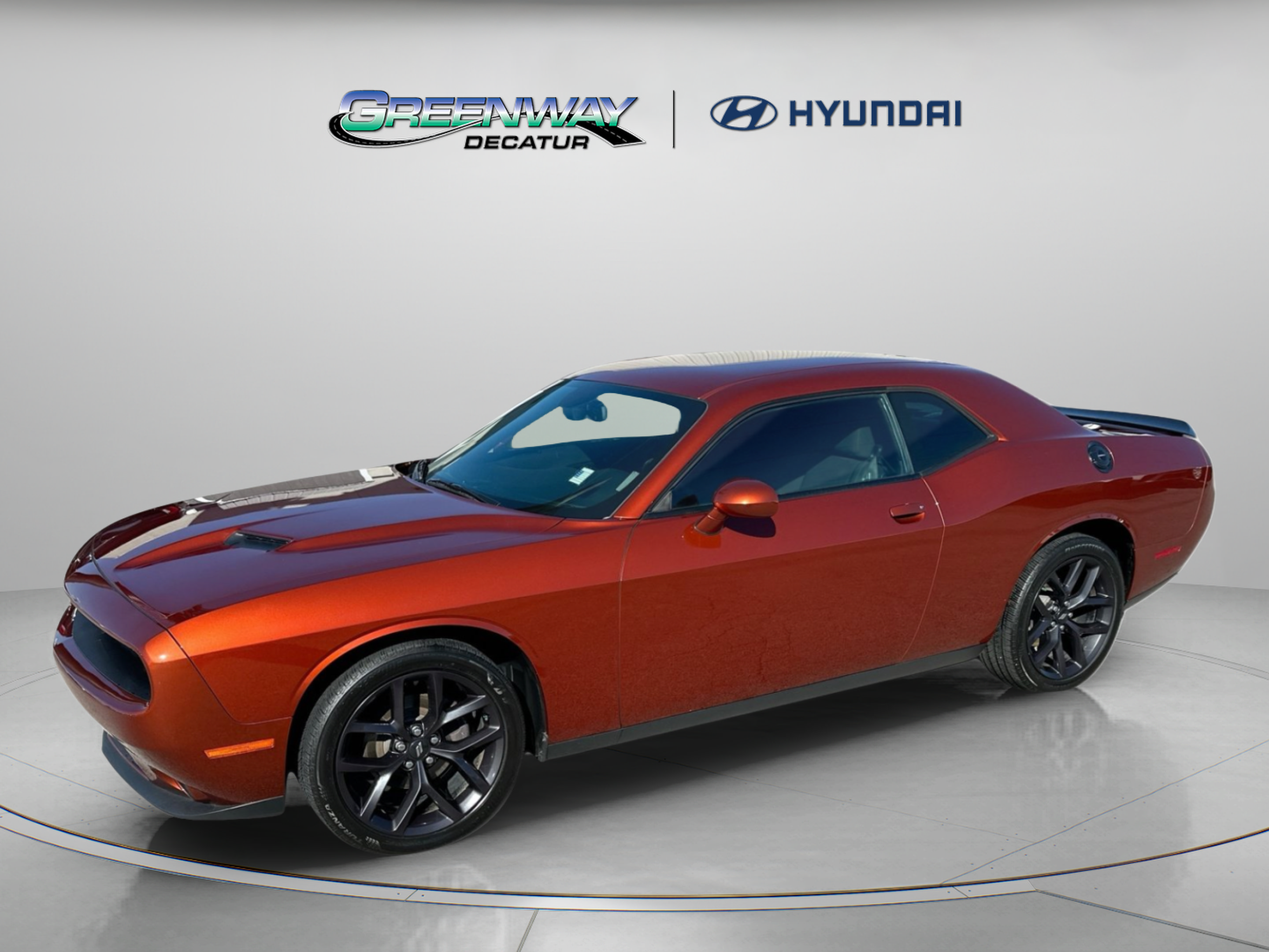 Used 2020 Dodge Challenger SXT w/ Blacktop Package RWD image 4