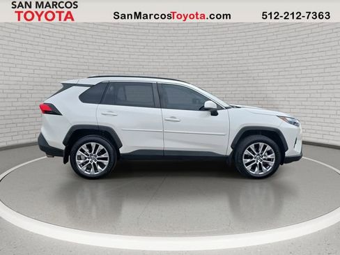 Certified 2022 Toyota RAV4 XLE Premium image 4