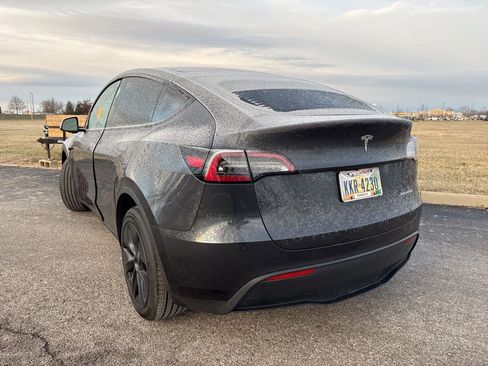 Used 2024 Tesla Model Y Long Range image 7