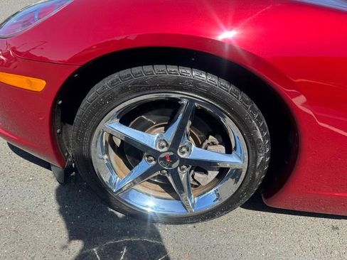 Used 2011 Chevrolet Corvette Coupe w/ Preferred Equipment Group RWD image 17