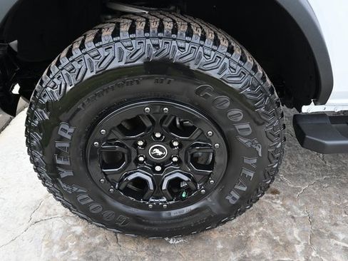 Used 2023 Ford Bronco Wildtrak image 10