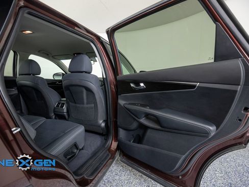 Used 2019 Kia Sorento AWD image 33