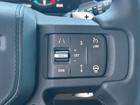 Used 2025 Land Rover Defender 110 V8 image 29