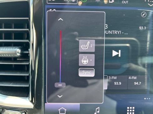 Used 2024 Chrysler Pacifica Touring-L FWD image 21