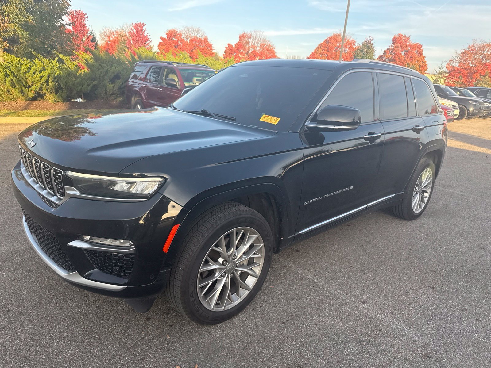 Used 2022 Jeep Grand Cherokee Summit w/ Luxury Tech Group V AWD/4WD image 1