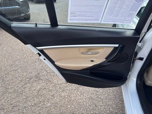 Used 2018 BMW 330i xDrive Sedan AWD/4WD image 19