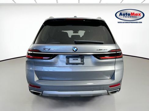 Used 2025 BMW X7 xDrive40i w/ Premium Package image 8