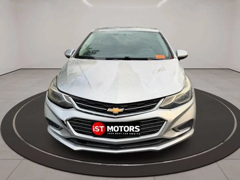Used 2017 Chevrolet Cruze Premier FWD image 2