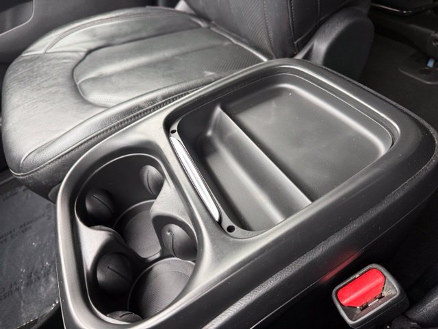 Used 2020 Chrysler Pacifica Touring-L FWD image 33