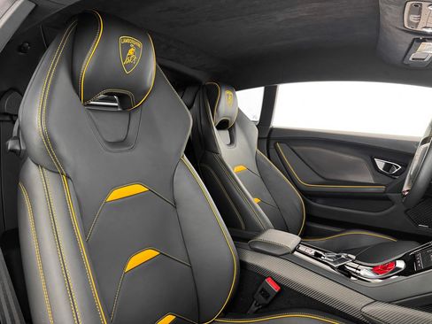 Used 2020 Lamborghini Huracan EVO image 26