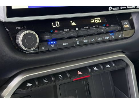 Used 2023 Toyota Tundra Platinum w/ Advanced Package AWD/4WD image 21