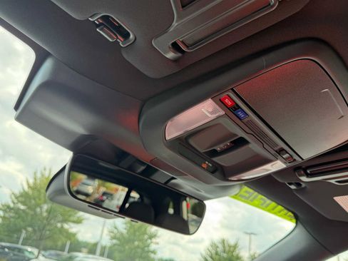Certified 2026 Subaru Forester Premium AWD/4WD image 30