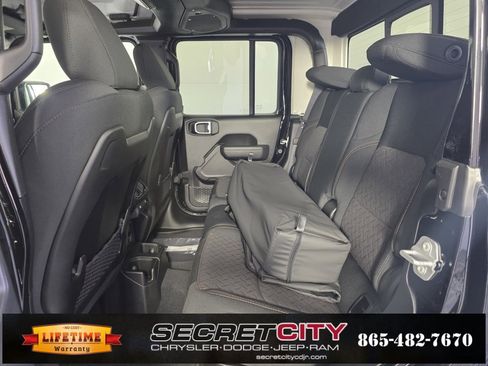 New 2025 Jeep Gladiator Mojave image 27