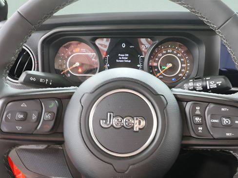 Used 2026 Jeep Wrangler Unlimited Rubicon AWD/4WD image 10