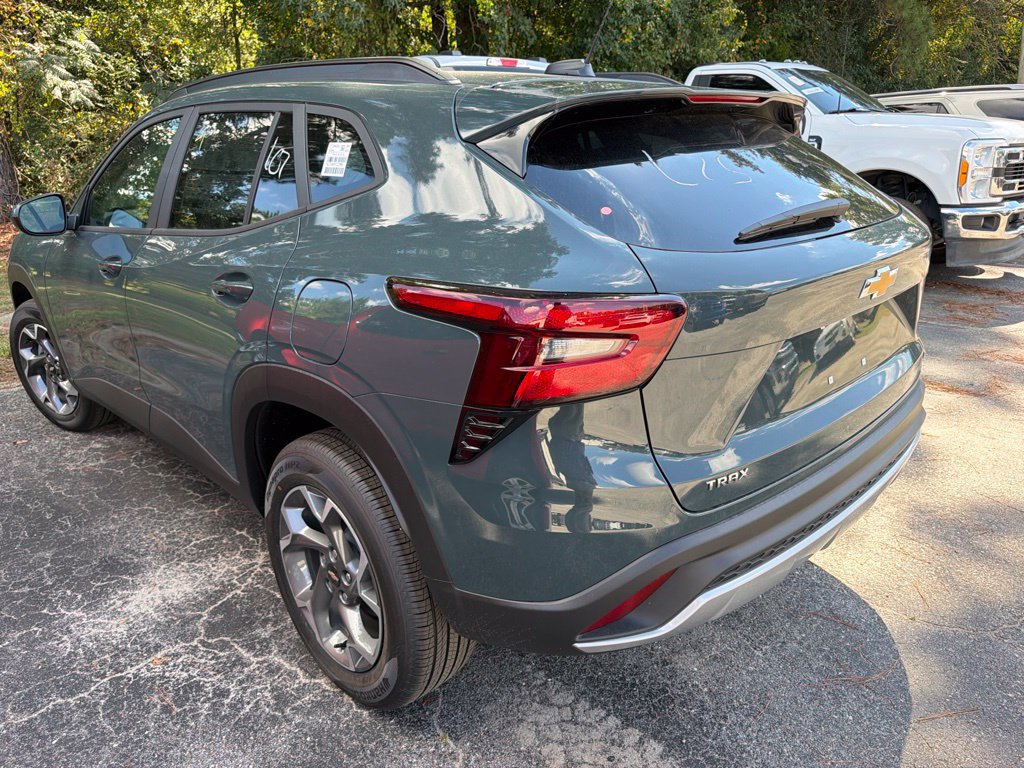 New 2026 Chevrolet Trax LT FWD image 4