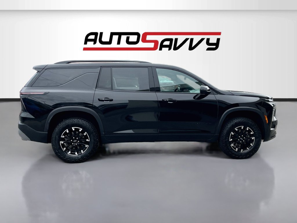 Used 2025 Chevrolet Traverse Z71 w/ Driver Confidence Package AWD/4WD image 8