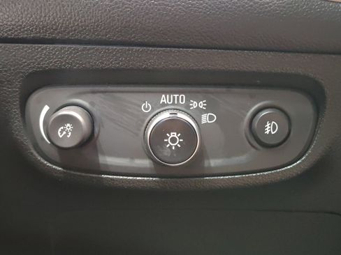 Used 2020 Buick Encore GX Select w/ Sport Touring Package FWD image 25