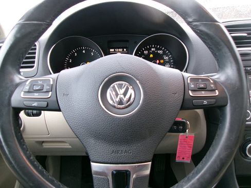 Used 2014 Volkswagen Jetta SE image 16