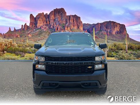 Used 2020 Chevrolet Silverado 1500 Custom w/ Custom Value Package RWD image 10