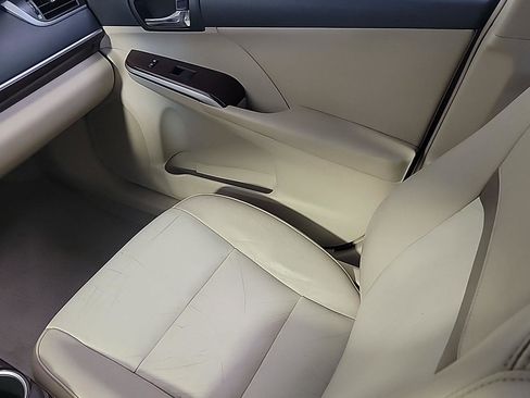 Used 2012 Toyota Camry XLE w/ Leather Pkg image 21
