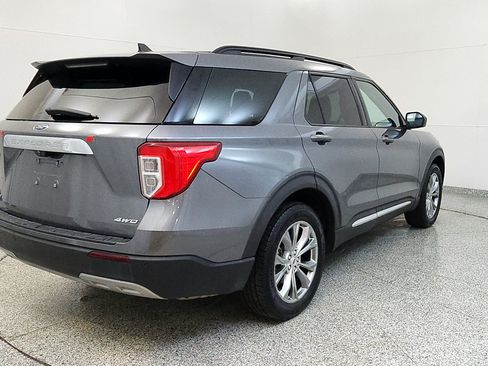 Used 2022 Ford Explorer XLT w/ Equipment Group 202A AWD/4WD image 5