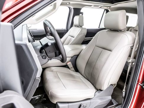 Used 2019 Ford Expedition XLT w/ Equipment Group 202A RWD image 27