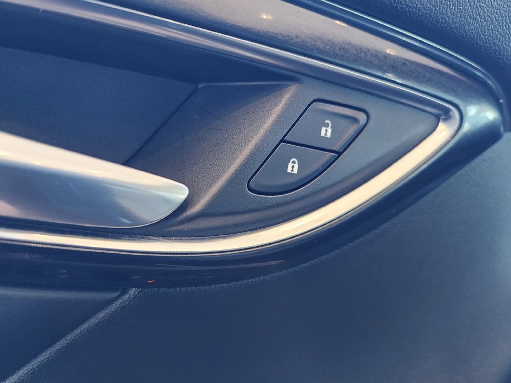 Used 2024 Buick Envision Preferred AWD/4WD image 17