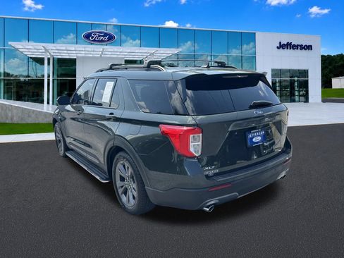 Used 2022 Ford Explorer XLT w/ Equipment Group 202A RWD image 5