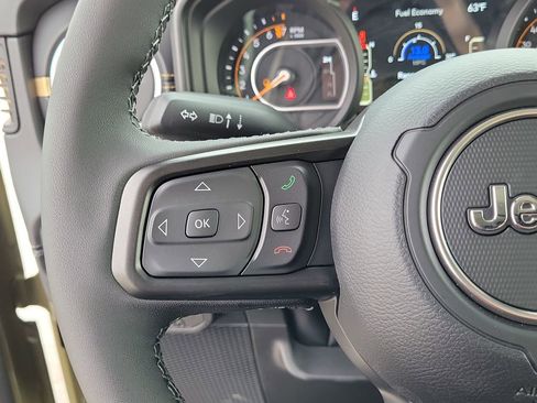 New 2026 Jeep Gladiator Sahara image 23