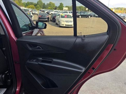 Used 2018 Chevrolet Equinox LT image 14