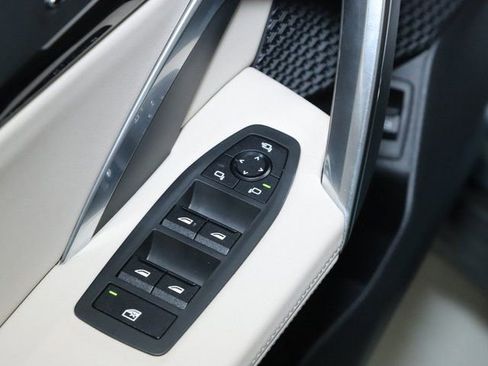 Certified 2025 BMW X2 xDrive28i w/ Premium Package image 18