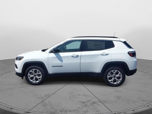 New 2025 Jeep Compass Latitude image 2