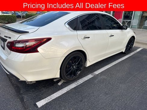 Used 2018 Nissan Altima 2.5 SR w/ SR Midnight Edition FWD image 2