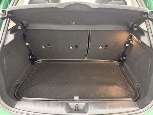 Used 2024 MINI Cooper 4-Door Hardtop FWD image 5