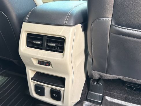 Used 2018 Ford Edge Titanium w/ Equipment Group 301A FWD image 26