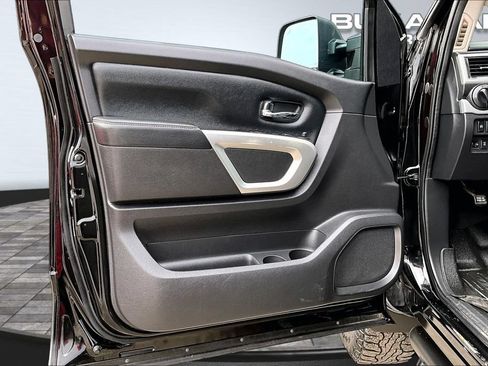 Used 2016 Nissan Titan PRO-4X AWD/4WD image 23