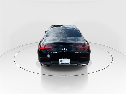 Used 2024 Mercedes-Benz CLA 250 4MATIC w/ Exclusive Package image 7