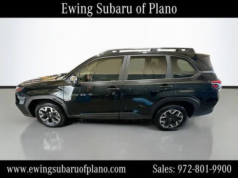 Used 2025 Subaru Forester Premium AWD/4WD image 4