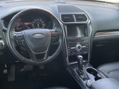 Certified 2018 Ford Explorer Platinum AWD/4WD image 7